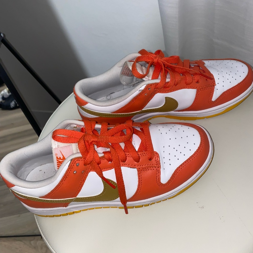 Nike Dunk low orange university gold. Size 7.5W
